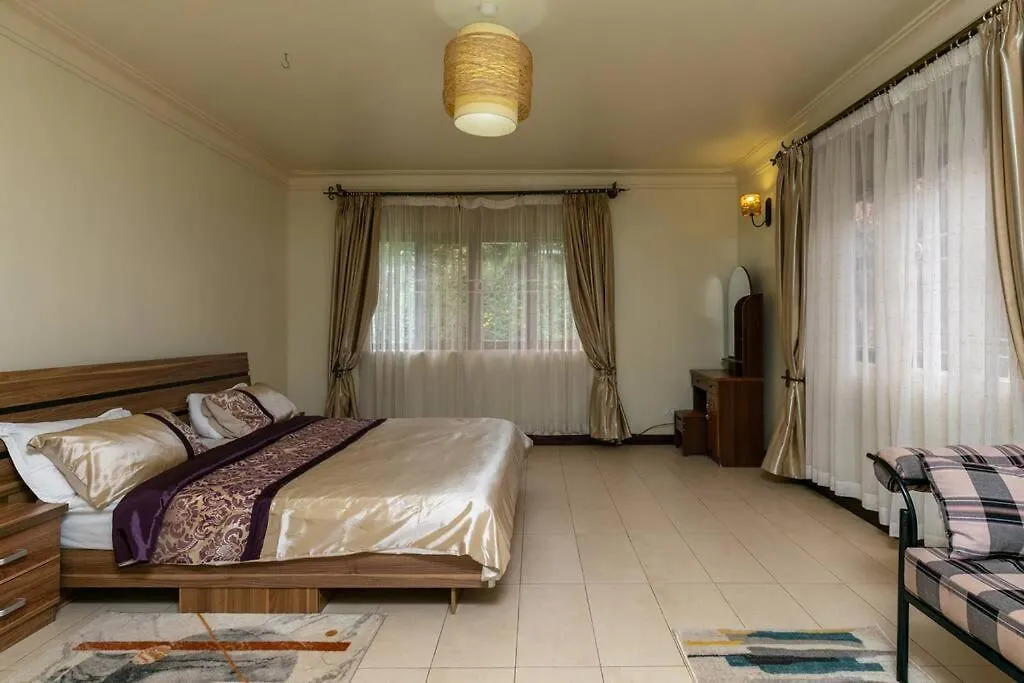 Lake Victoria Residence - 2 Bedroom Spacious, Garden Apt, 10 Mins To Entebbe Airport