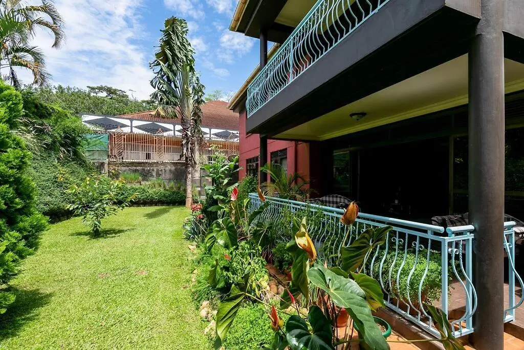 Lake Victoria Residence - 2 Bedroom Spacious, Garden Apt, 10 Mins To Entebbe Airport Uganda